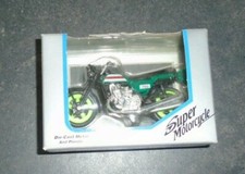 MOTO 1/24 SUZUKI GT 750 NEUVE