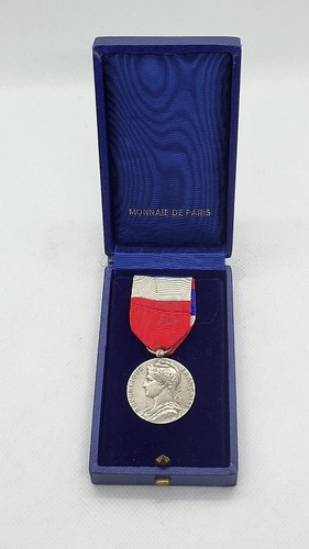 Medaille travail argentee - medaille, du
