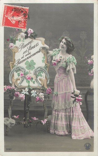 Femme robe traine avec - cp,