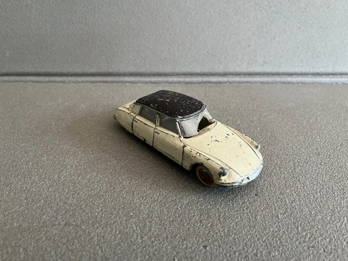 Ancienne miniature voiture - ancienne,
