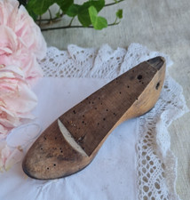 ANCIEN PETIT EMBAUCHOIR EN BOIS ENFANT SHABBY