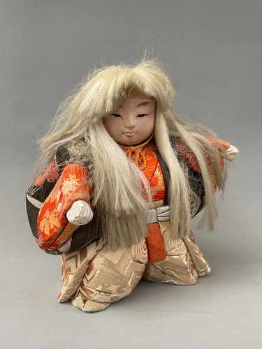 Poupée japonaise vintage