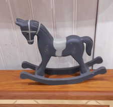 Cheval miniature à bascule 