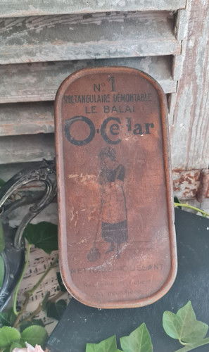 Ancienne boite tole - en,
