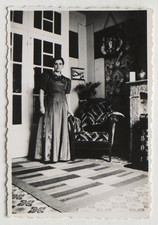 Intérieur salon femme robe
