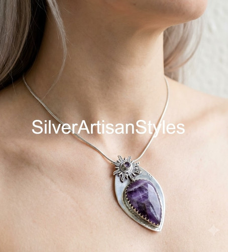 Collier chaîne fait - , main