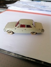 Dinky Toys France 1/43 - Ford Taunus Beige Métal 559