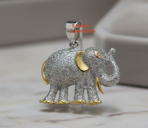 Pendentif chaîne délicate