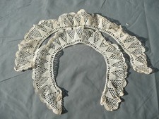 dentelle ancienne festonnée