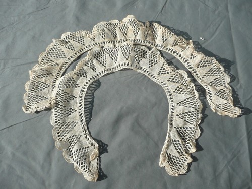Dentelle ancienne festonnée - dentelle,