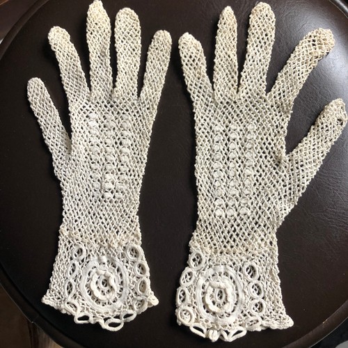 Paire gants anciens femme - de,