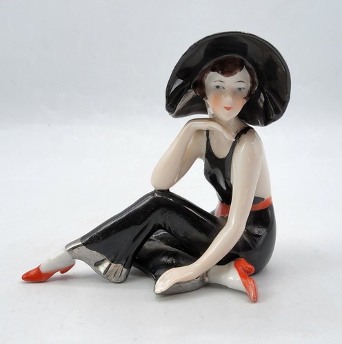 Sujet figurine femme - , au
