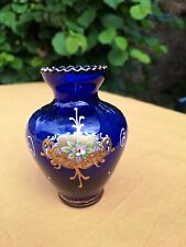 Magnifique petit vase en verre émaillé bleu décoration très raffinée, ancien.