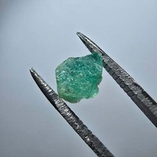 Cristal émeraude rare, vert