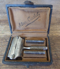 ANCIEN RASOIR STAR CADET NY