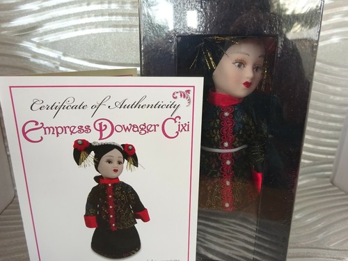 Poupée porcelaine éditions
