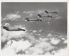 US NAVY MAC DONNELL AIRCRAFT PHANTOM II F 4 B  AVION DE CHASSE AVIATION 25 X 20 