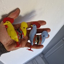 jouets musicaux anciens 2 COQS sifflets  1955 plastique rigide