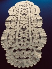 ancien chemin de table art