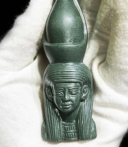 Ancienne tête déesse - de,