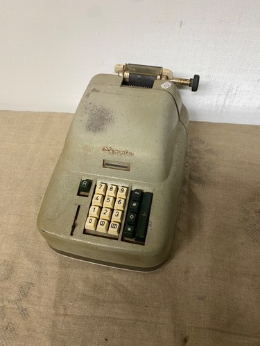 Ancienne calculatrice olympia