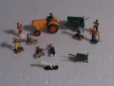 lot figurines HO PREISER/FIGURINES CAMPAGNE+TRACTEUR REMORQUE/CHIEN/BROUETTE