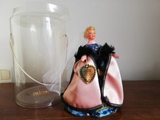 Poupée folklorique historique Reine Mathilde Le Minor étiquette boite doll vinta