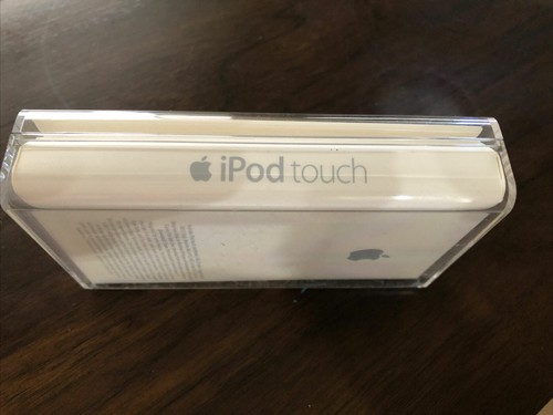 Empty apple ipod - 1,