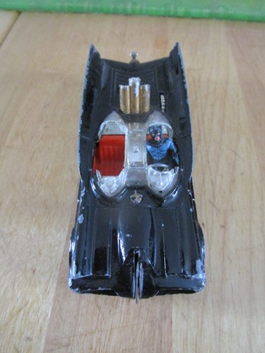 Corgi toys batmobile avec - toys,