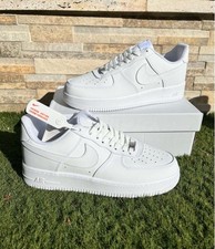 Chaussures Nike Air Force 1 taille 43 Neuves