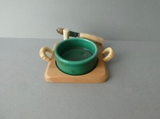 beurrier en céramique avec plateau de service en bois et son couteau, années 50