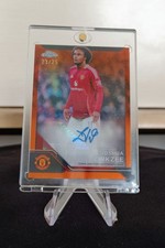Joshua Zirkzee Autograph Topps Chrome Manchester United Premium 23/25