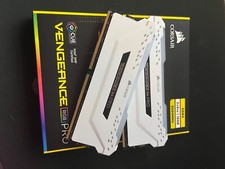 ram corsair vengeance pro RGB blanche 2x8go 3000mhz presque neuve avec boite.