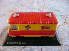 PEUGEOT J 7 Fourgon Cirque Fany 1966 NOREV pour Hachette Neuve sur socle