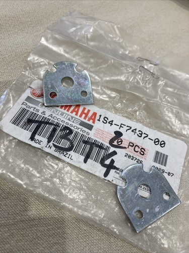 Yamaha 1s4 f7437 plaque - x2,