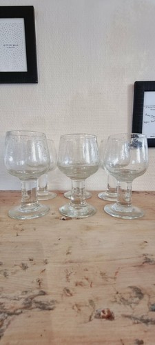 Verres pied verre - à,