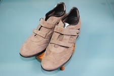 Baskets, femme, Geox, caramel, cuir retourné,point 39, talon 5cm. Très bon état.