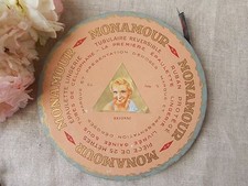 ANCIEN RUBAN MONAMOUR DANS SA BOITE D'ORIGINE ANNEE 1930 DENTELLE MERCERIE