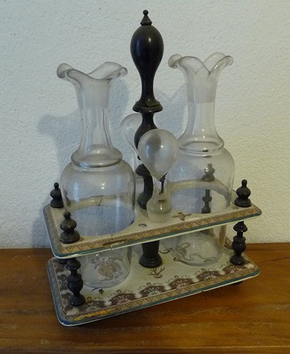 Ancien vinaigrier napoleon - ,