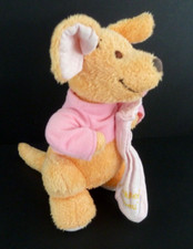 Y7. DOUDOU PELUCHE DISNEY STORE KANGOUROU BEBE ROO Mouchoir rose 17cm ETAT NEUF*