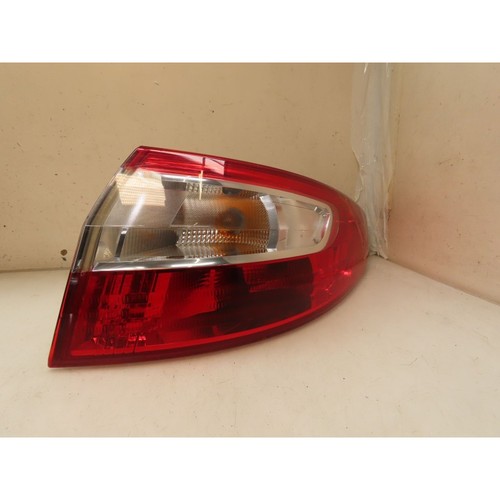 Feux arriere droit renault - arriere,