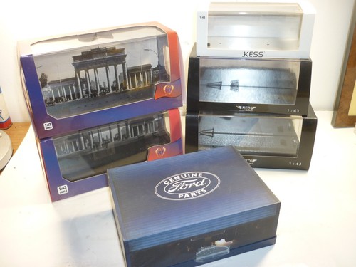 Lot 6 boites vitrine - 1/43,
