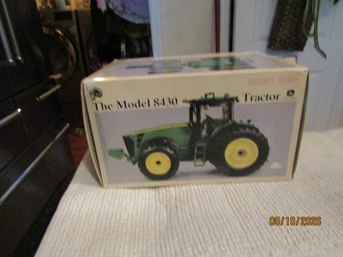 Ertl john deere 8430 - john,