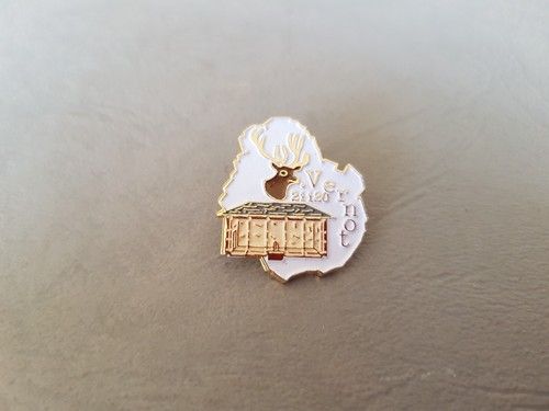 Pin chasse cabane - -, +