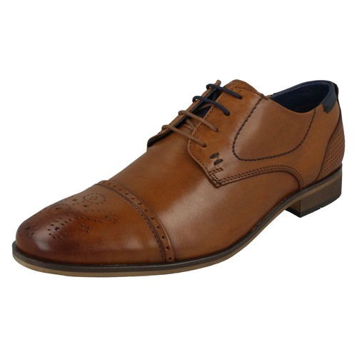 Chaussure formelle lacets - À,