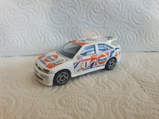 Burago 1/43   Ford  Escort