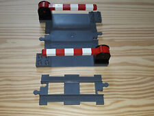 1 RAIL DROIT + 1 PASSAGE A NIVEAU GRIS CLAIR (dark bruish gray) TRAIN LEGO DUPLO