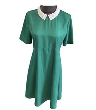 Très Belle Robe Verte Col