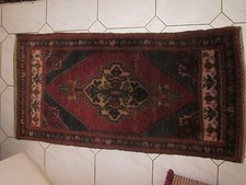 TAPIS EN LAINE NOUEE  OU TAPIS DE PRIERE ETAT CORRECT 120X 61