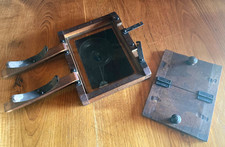 Ancien châssis presse cadre